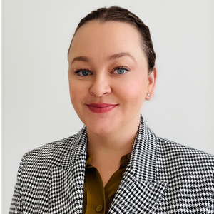Tiffany Bruce (Decarbonisation Commercial Manager at Aurizon)